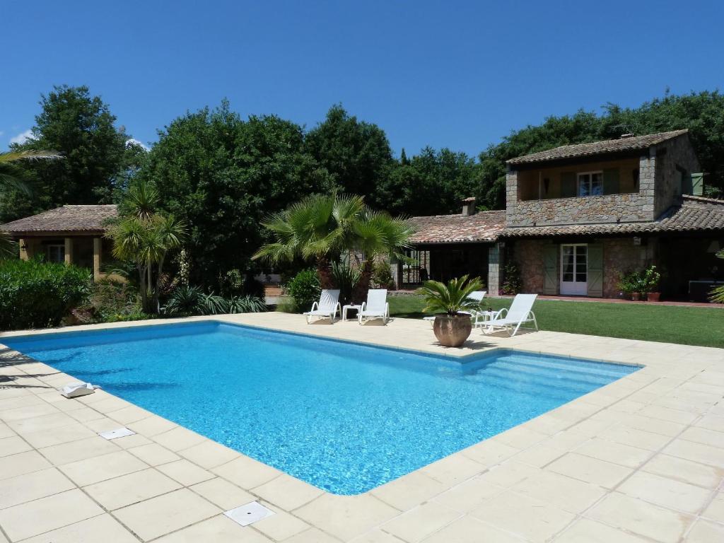 Le Mas Du Pere La Motte  Room photo