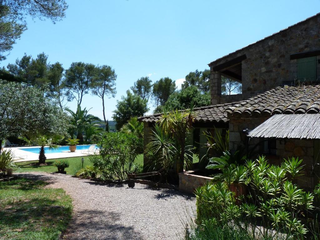 Le Mas Du Pere La Motte  Room photo